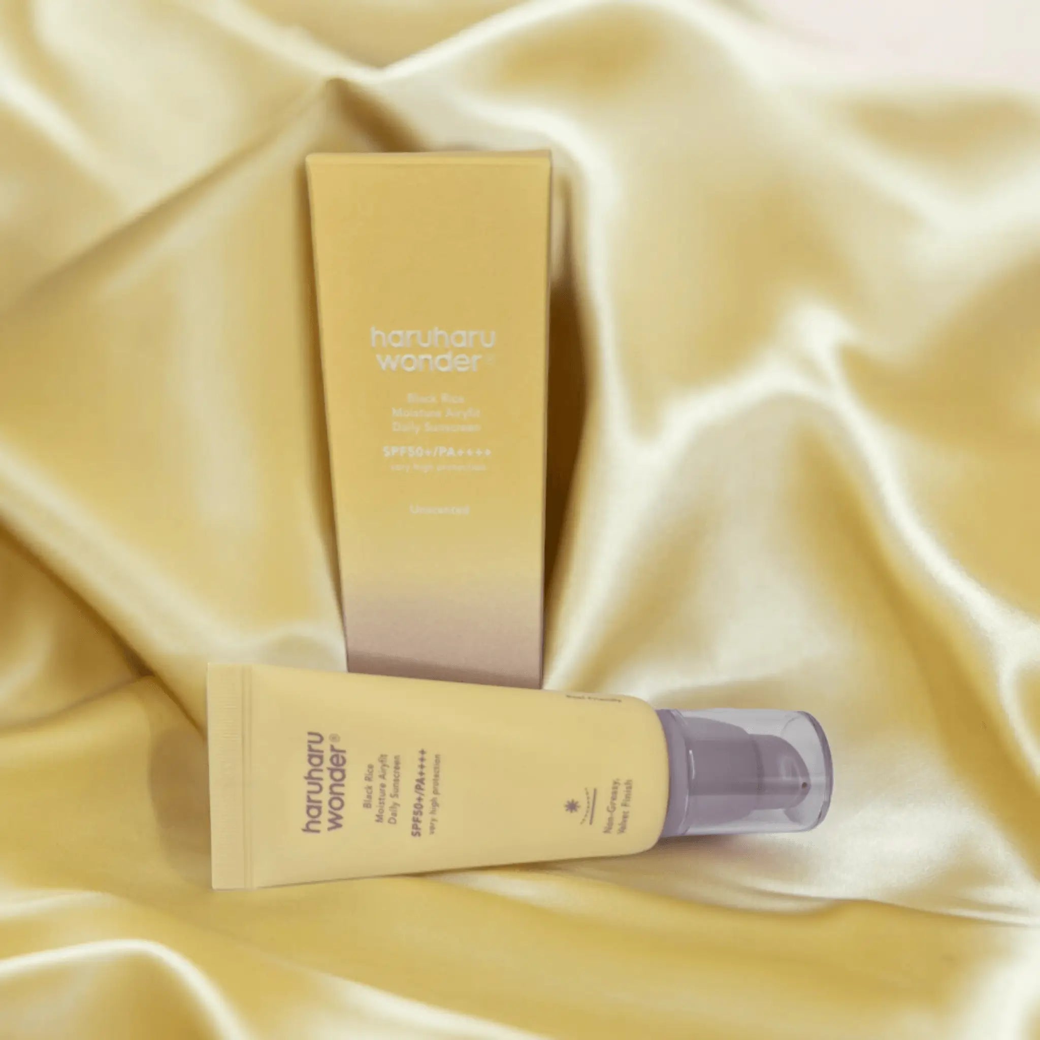 Haruharu Black Rice Moisture Airyfit Daily Sunscreen (50ml) Glow Yeosin